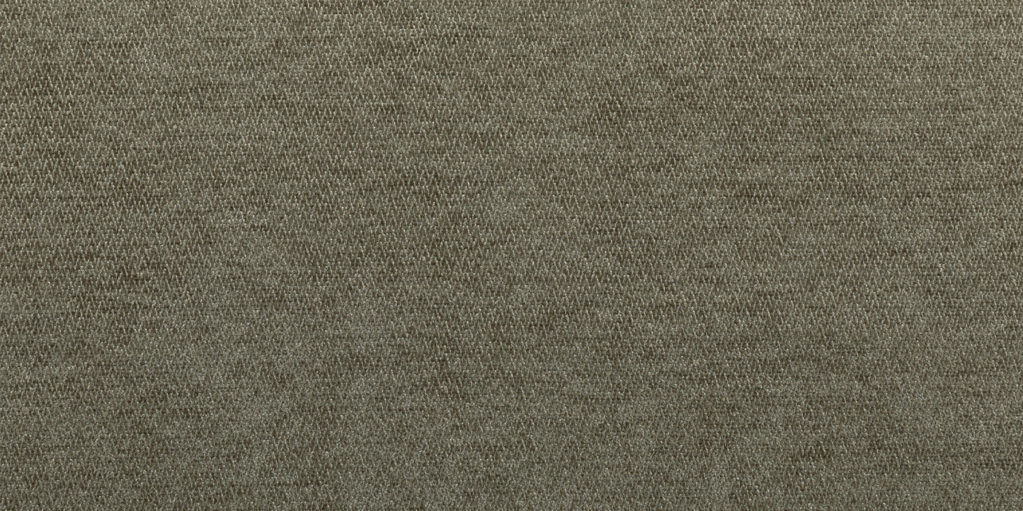 Als olijfgroene meubelstof voor een bank, fauteuil of hocker wordt deze groene kleur een stof die je in iedere interieurstijl kwijt kunt. 
